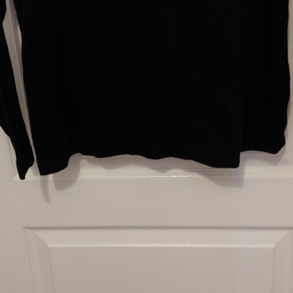 Eddie Bauer black sweater - Picture 3 of 3